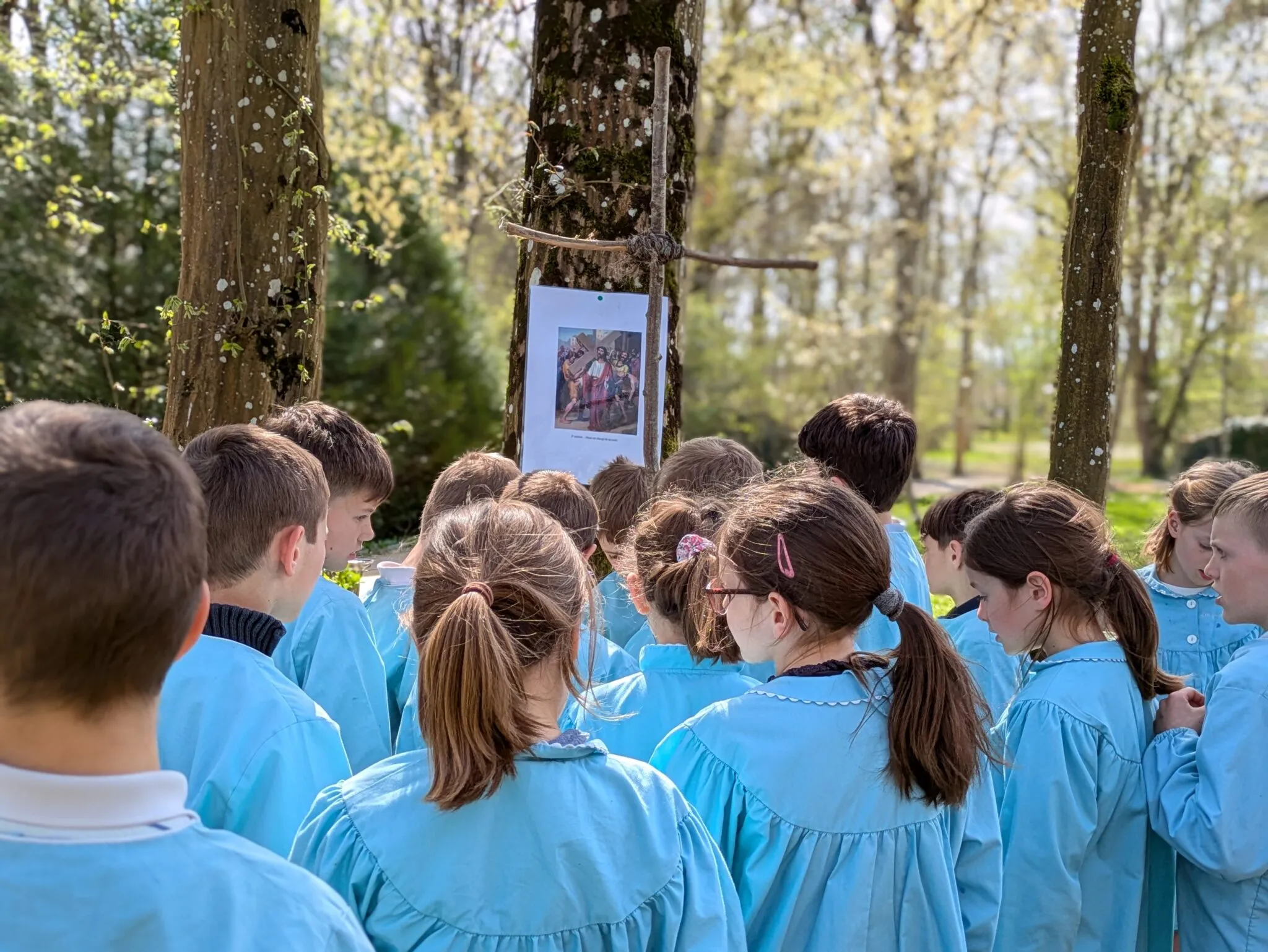 Procession liturgique à l'École Les Pastoureaux